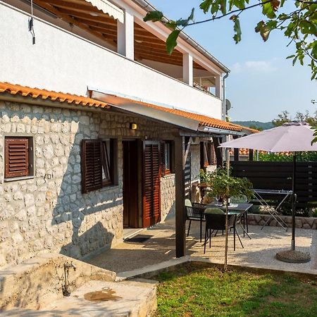 Nice Apartment In Omisalj With Wifi Esterno foto