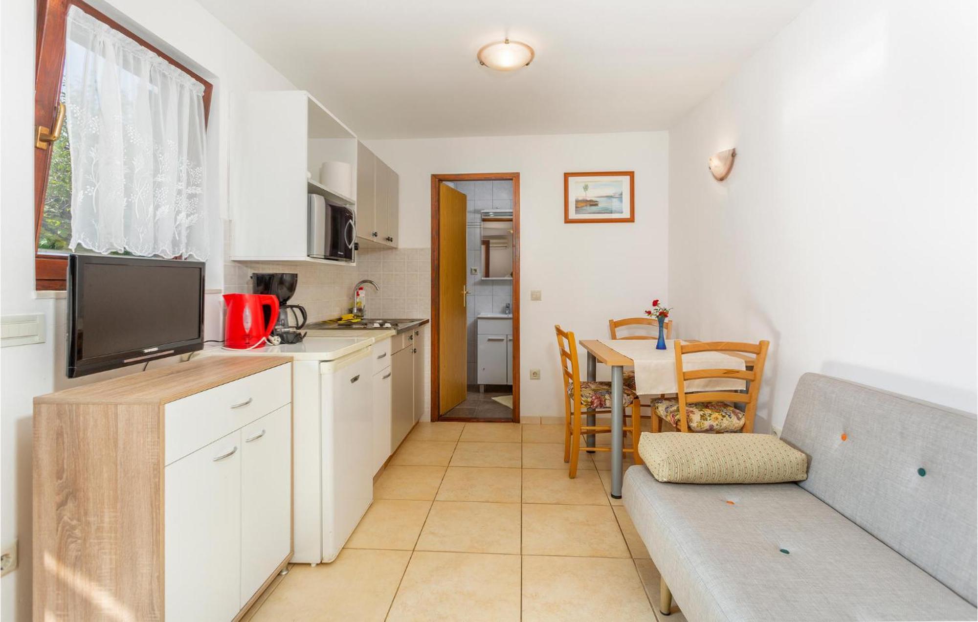 Nice Apartment In Omisalj With Wifi Esterno foto