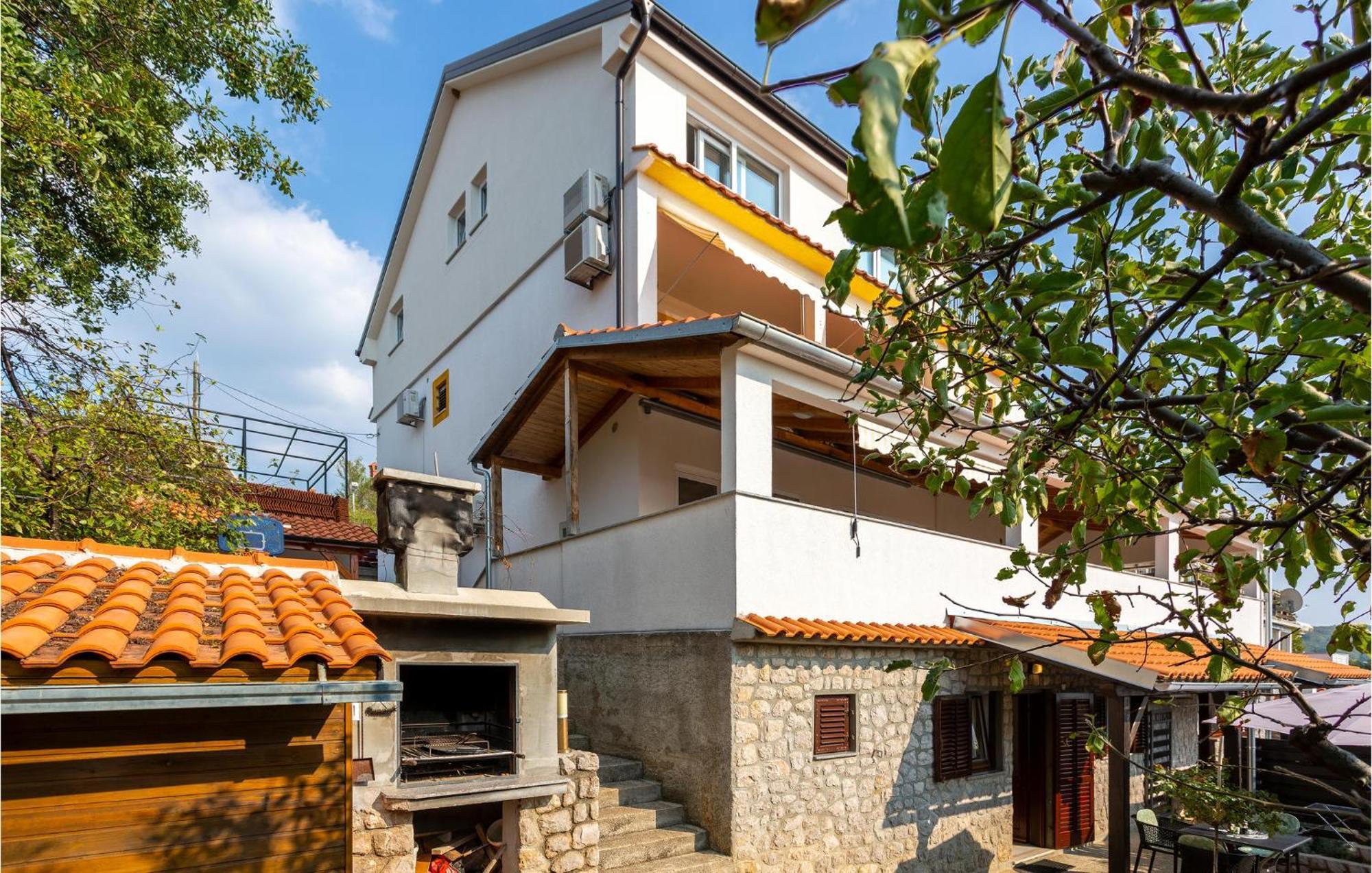 Nice Apartment In Omisalj With Wifi Esterno foto